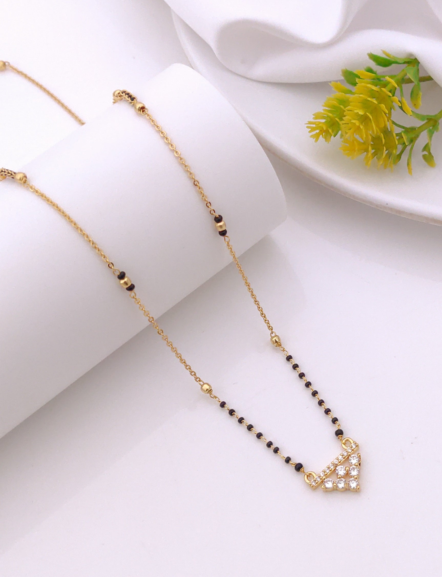 Aakruti Gold Mangalsutra