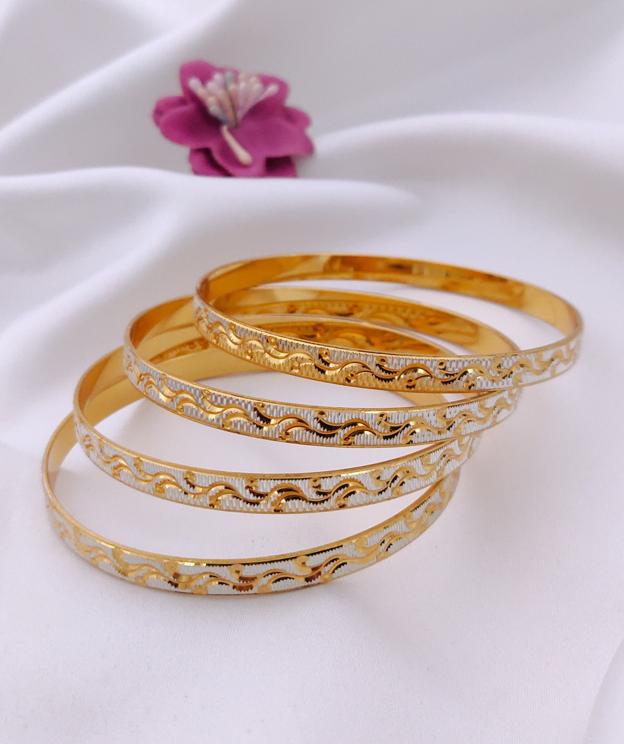 Alvira  Bangle ( Set of 4 )