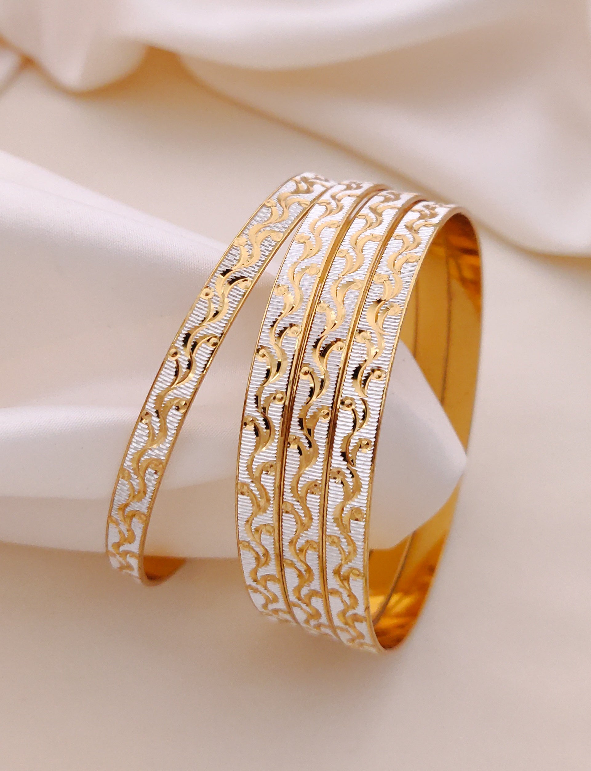Alvira  Bangle ( Set of 4 )