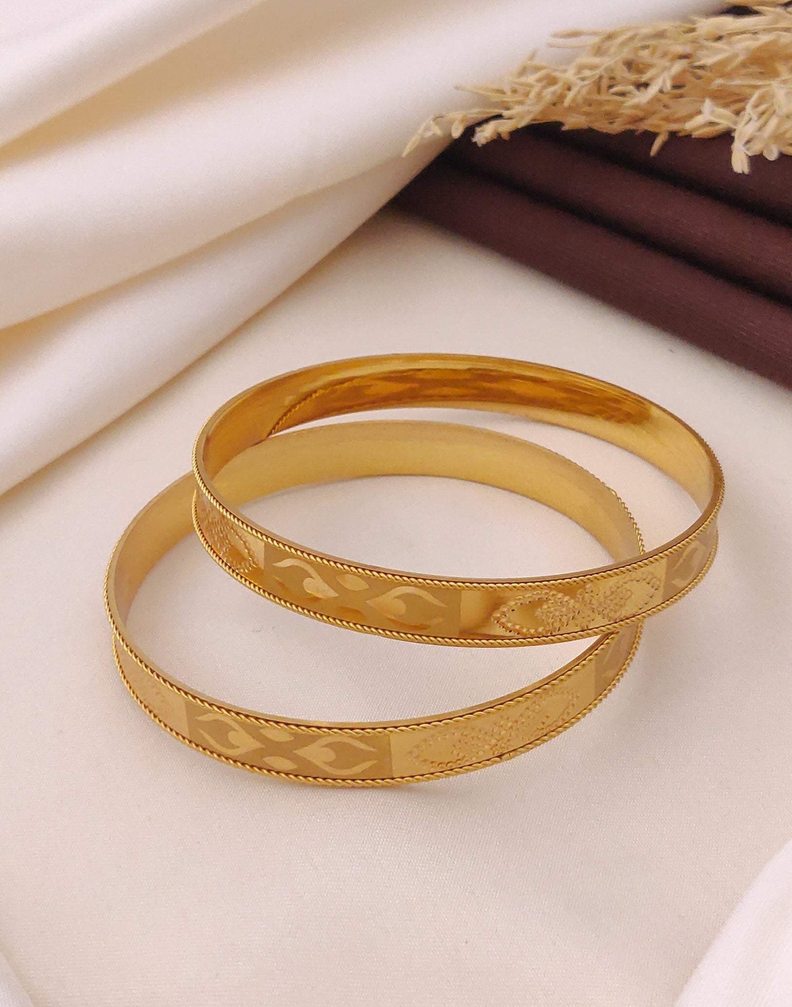 Anushka Bangles (set of 2)