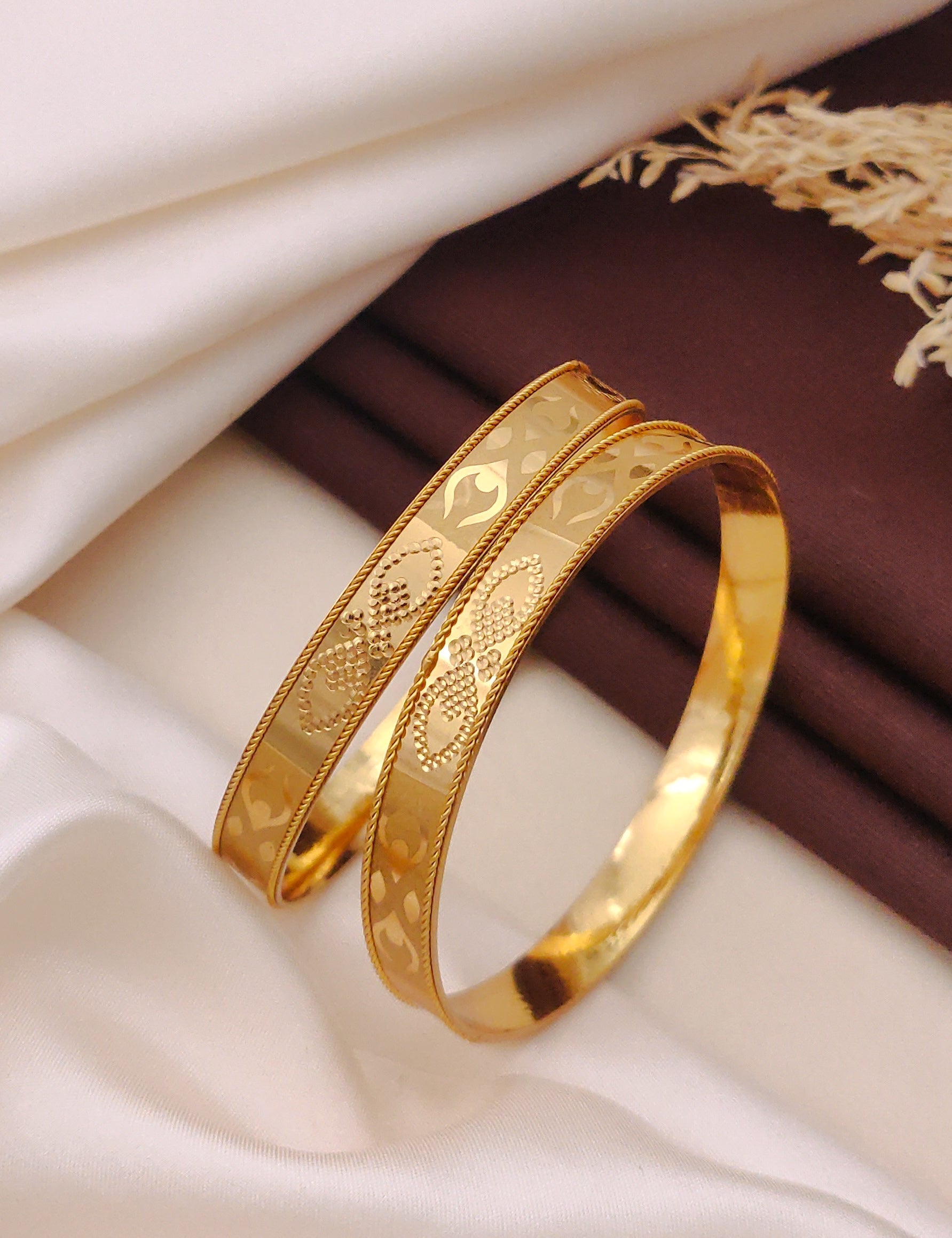 Anushka Bangles (set of 2)