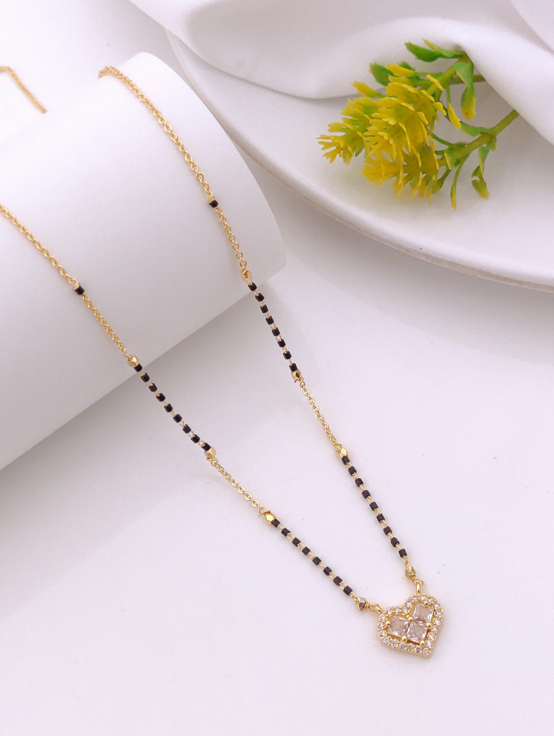 Avina Gold Mangalsutra