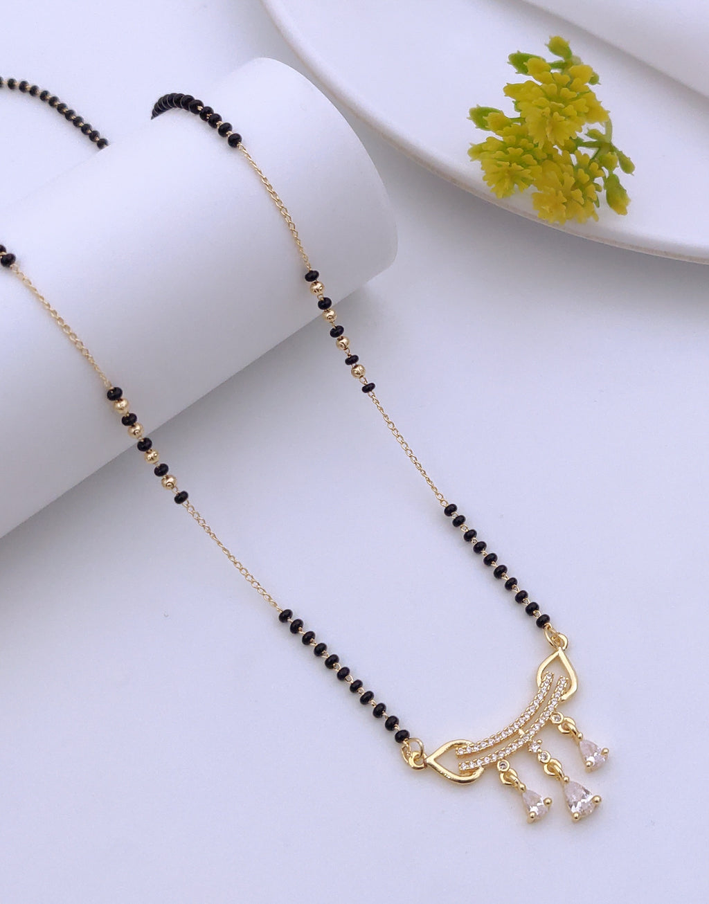 Vedika  Mangalsutra White