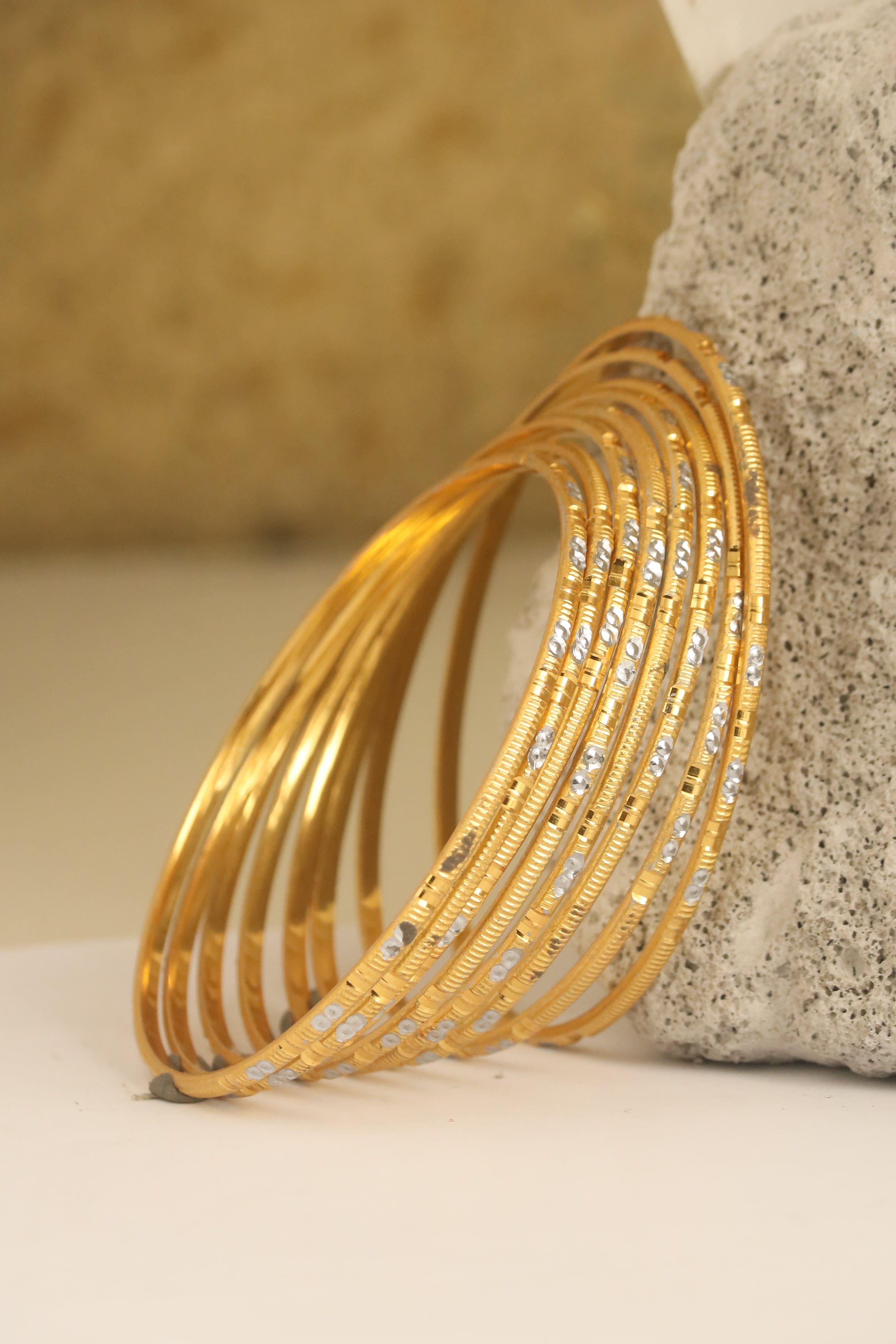 Hanee Bangle ( set of 8 )