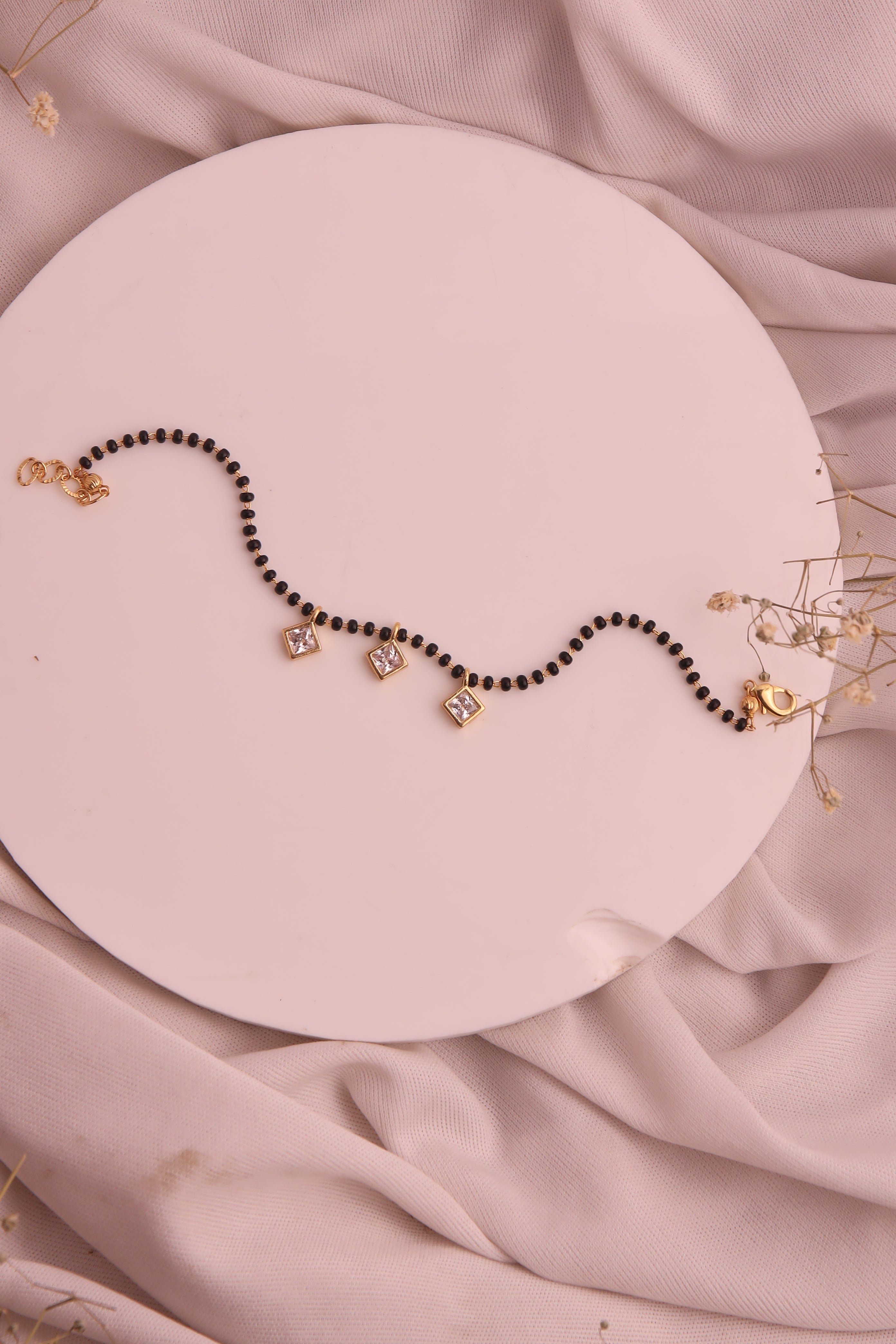 Alia Hand Mangalsutra