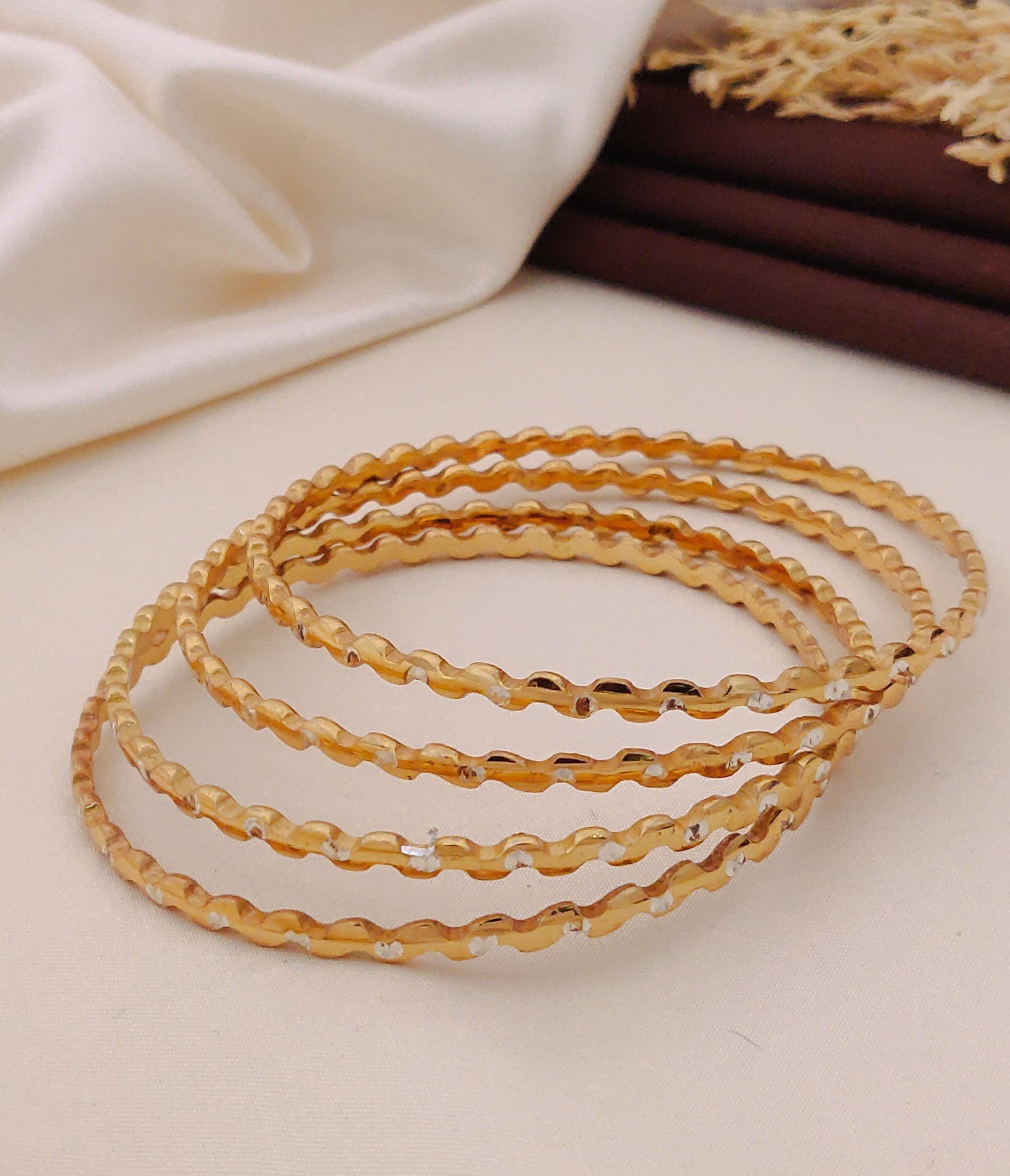 Takshu Bangle ( set of 4 )