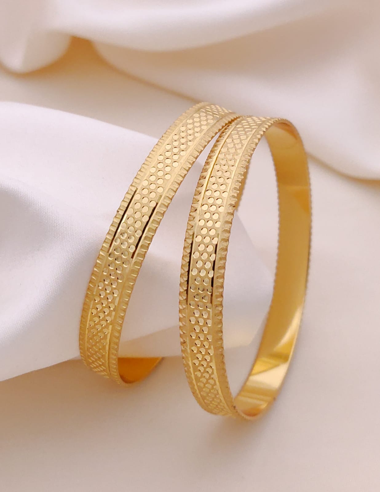 Sara Bangles (set of 2 )