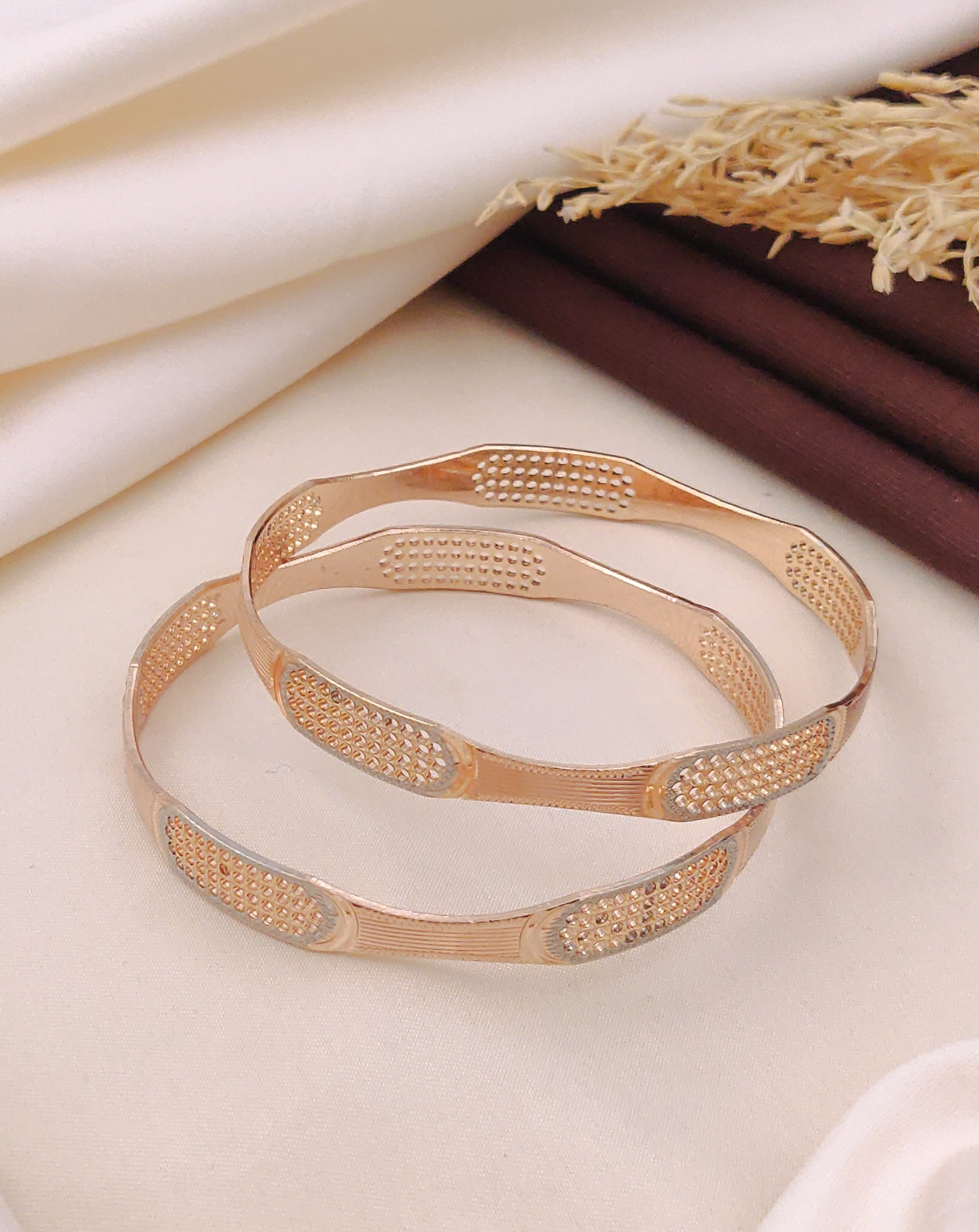 Seema Bangle (set of 2)
